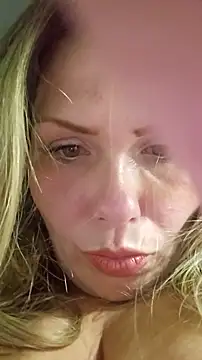 hollyg221 online show from 10-12-25, 06:23