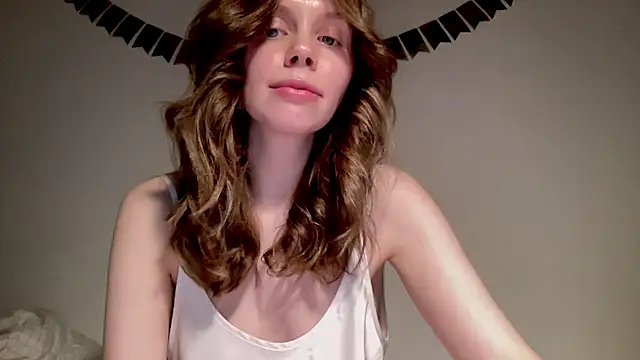 Nikki Mimimi online show from 01-31-25, 01:23