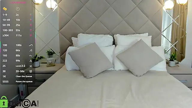 Snapshot of Larrine_Morgan chatting on 10-15-25, 01:17 Larrine Morgan online show from 10-15-25, 01:17