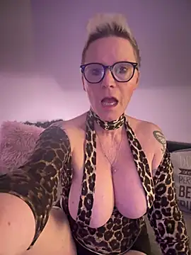 Snapshot of German_Milf chatting on 02-19-25, 06:10 German Milf online show from 02-19-25, 06:10