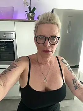 Snapshot of German_Milf chatting on 03-19-25, 09:28 German Milf online show from 03-19-25, 09:28