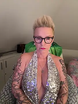 German Milf online show from 11-28-25, 01:58