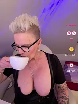 German Milf online show from 06-10-26, 12:15