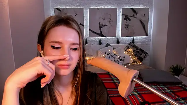 Betty June online show from 12-29-24, 04:38