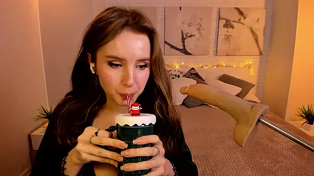 Betty June online show from 02-05-25, 02:08