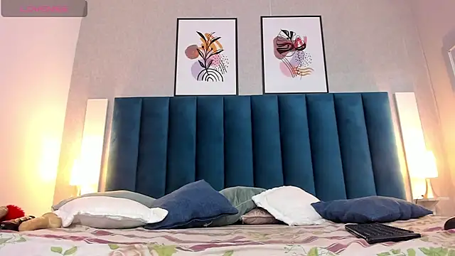 Snapshot of MiaMidnnightt chatting on 12-24-24, 11:49 MiaMidnnightt online show from 12-24-24, 11:49