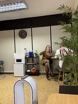 EmaSalis online show from 12-10-24, 01:22