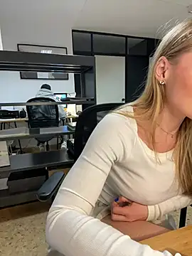 EmaSalis online show from 01-21-25, 01:11