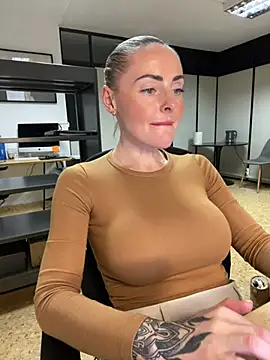 EmaSalis online show from 02-01-25, 04:22