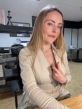 EmaSalis online show from 03-03-25, 09:33