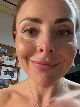 EmaSalis online show from 03-04-25, 01:38