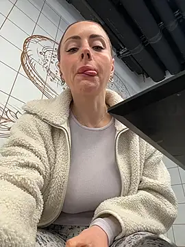 EmaSalis online show from 03-04-26, 08:31