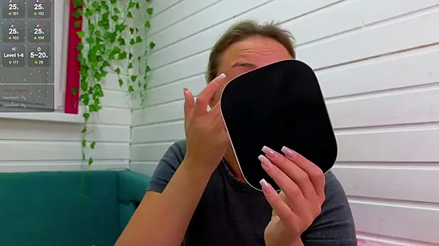 Misss Vikk online show from 10-05-25, 06:12