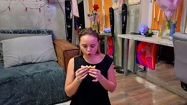 Misss Vikk online show from 11-17-25, 02:45