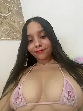 Snapshot of MiaJacksonn chatting on 01-04-25, 11:06 MiaJacksonn online show from 01-04-25, 11:06