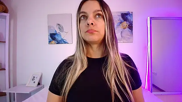 Isabella Harley online show from 06-19-26, 01:48