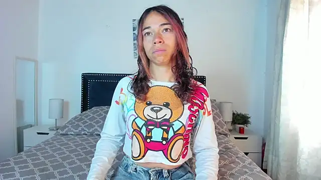 Snapshot of ZulyMichels chatting on 03-25-26, 12:44 ZulyMichels online show from 03-25-26, 12:44