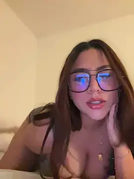 Snapshot of marcimaa chatting on 03-17-25, 12:41 marcimaa online show from 03-17-25, 12:41