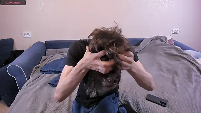 Snapshot of James_Mills chatting on 02-13-25, 07:42 James Mills online show from 02-13-25, 07:42