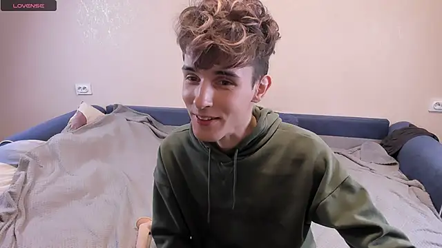 Snapshot of James_Mills chatting on 02-28-25, 09:33 James Mills online show from 02-28-25, 09:33