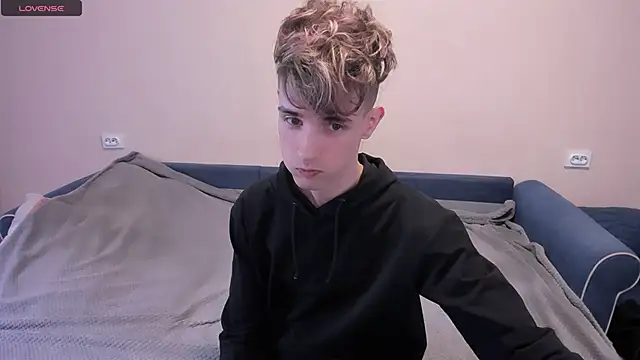 Snapshot of James_Mills chatting on 03-08-25, 06:37 James Mills online show from 03-08-25, 06:37