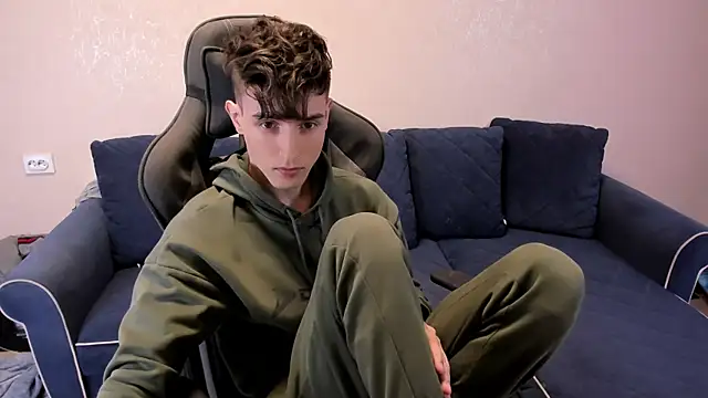 Snapshot of James_Mills chatting on 10-31-25, 06:20 James Mills online show from 10-31-25, 06:20