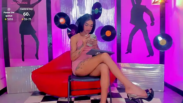 Snapshot of nickyminach_ chatting on 09-19-25, 07:25 nickyminach online show from 09-19-25, 07:25