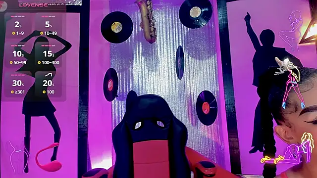 Snapshot of nickyminach_ chatting on 10-30-25, 07:14 nickyminach online show from 10-30-25, 07:14