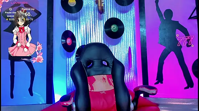 nickyminach  online show from 06-18-26, 07:29