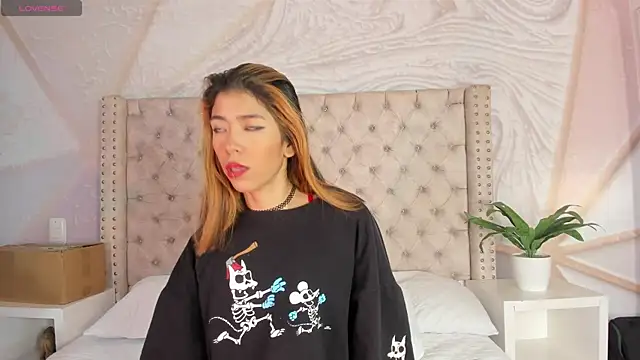 Girl Cherry online show from 01-25-25, 11:34