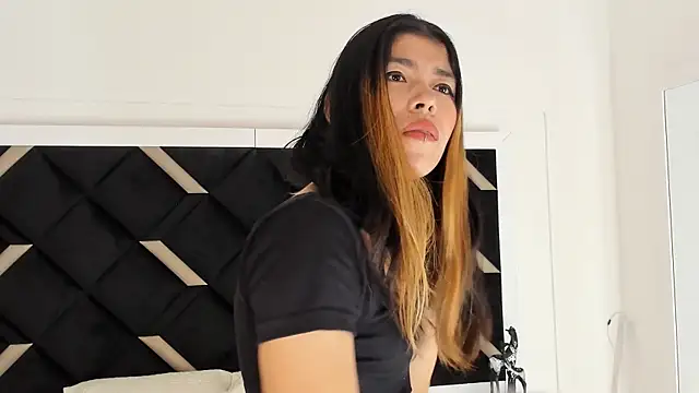 Girl Cherry online show from 09-11-25, 11:32