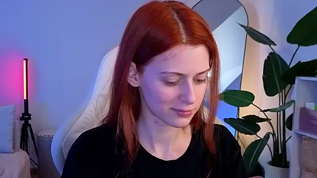 doll lesli online show from 11-10-25, 08:35