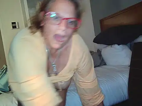 Snapshot of Victoria121565 chatting on 03-27-26, 08:26 Victoria121565 online show from 03-27-26, 08:26