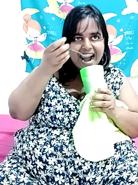 Snapshot of SusanaEshwar chatting on 02-24-26, 12:08 SusanaEshwar online show from 02-24-26, 12:08