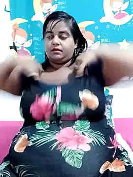 Snapshot of SusanaEshwar chatting on 03-12-26, 12:17 SusanaEshwar online show from 03-12-26, 12:17