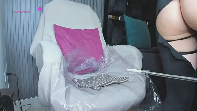 levana1 online show from 09-26-25, 01:09