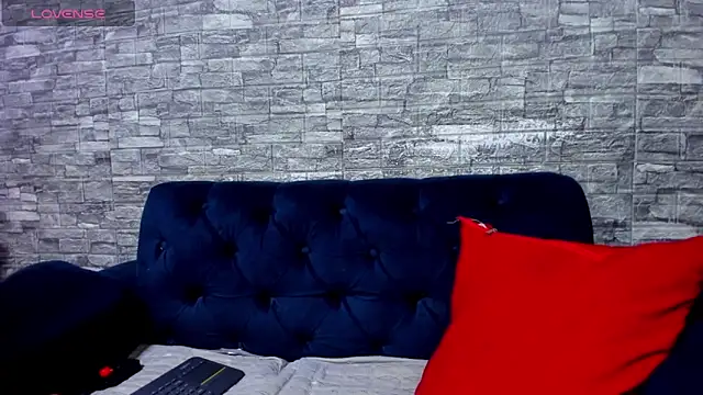 LizzRouse online show from 12-15-24, 02:27