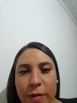 Snapshot of LizzRouse chatting on 10-02-25, 08:27 LizzRouse online show from 10-02-25, 08:27