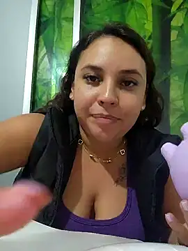 Snapshot of LizzRouse chatting on 10-08-25, 09:45 LizzRouse online show from 10-08-25, 09:45