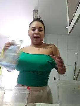 Snapshot of LizzRouse chatting on 10-10-25, 05:12 LizzRouse online show from 10-10-25, 05:12