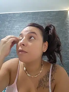 LizzRouse online show from 12-18-25, 01:39