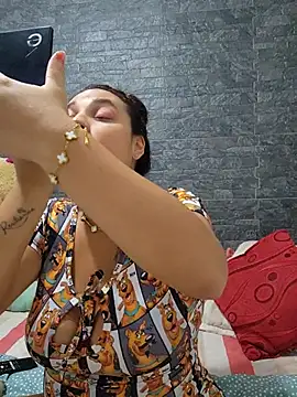 LizzRouse online show from 12-22-25, 12:24