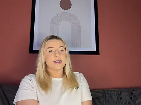 Strongqueen online show from 12-24-24, 09:22