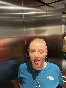 Strongqueen online show from 01-08-25, 11:41