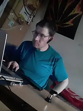 Snapshot of schmidtler35 chatting on 12-19-25, 11:50 schmidtler35 online show from 12-19-25, 11:50
