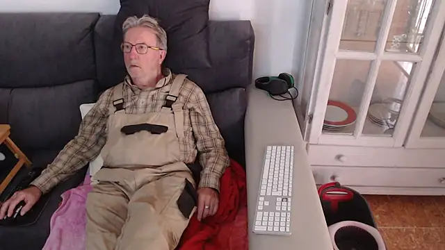 Nudelschwanz online show from 02-21-25, 04:59