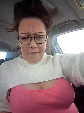 Snapshot of BBWQUEENBEEE chatting on 01-19-25, 08:09 BBWQUEENBEEE online show from 01-19-25, 08:09