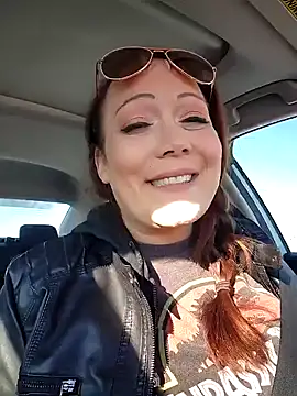 Snapshot of BBWQUEENBEEE chatting on 01-26-25, 06:16 BBWQUEENBEEE online show from 01-26-25, 06:16