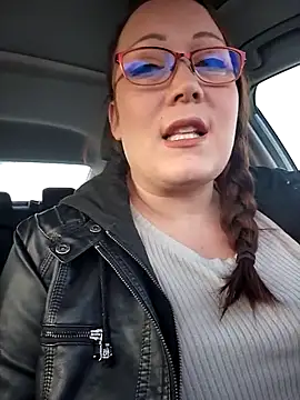 Snapshot of BBWQUEENBEEE chatting on 02-21-25, 12:38 BBWQUEENBEEE online show from 02-21-25, 12:38