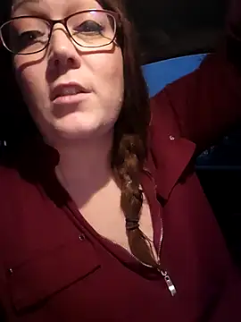 Snapshot of BBWQUEENBEEE chatting on 03-04-25, 02:10 BBWQUEENBEEE online show from 03-04-25, 02:10